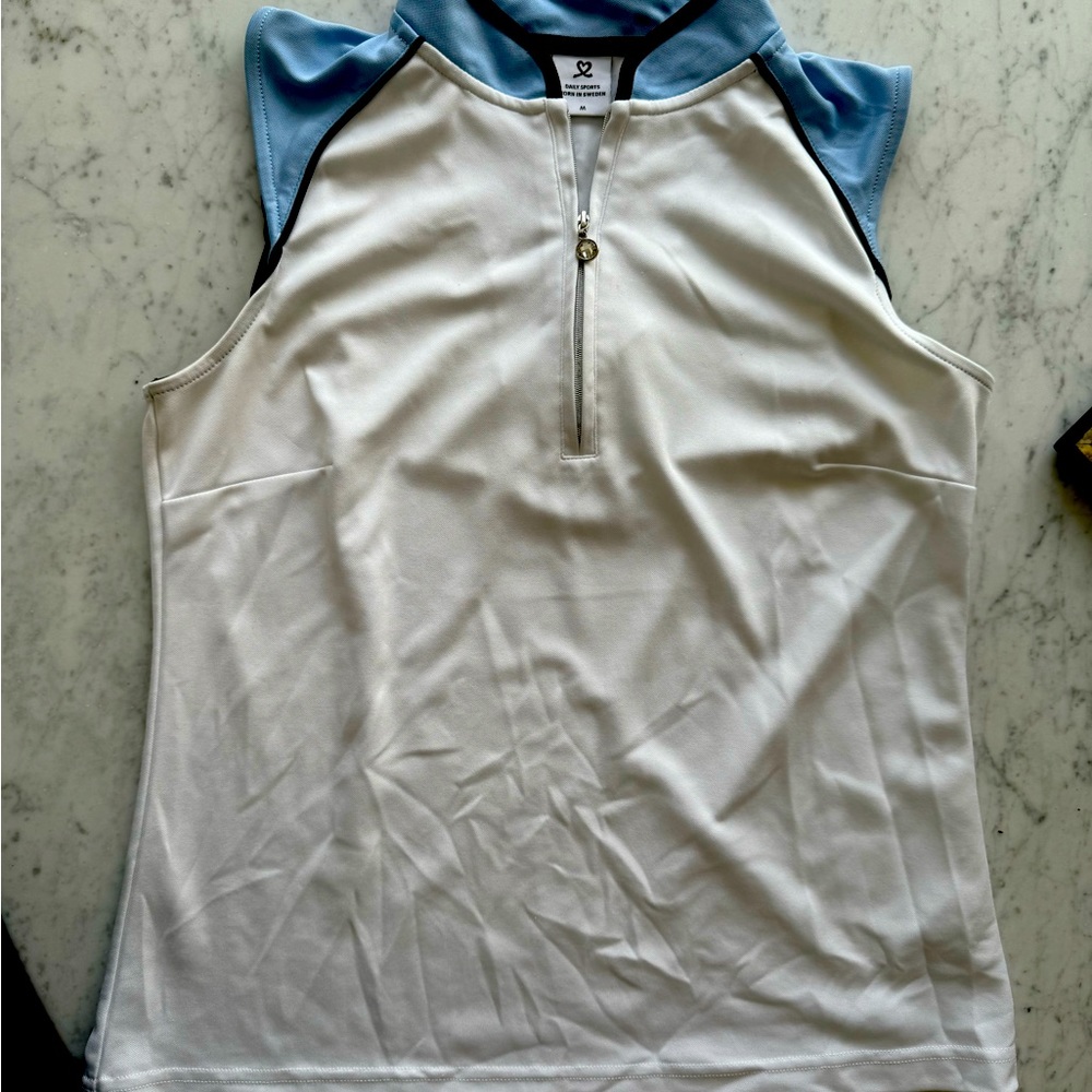 Daily golf top